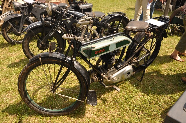 min 2009 06 13 ferte alais retro 080